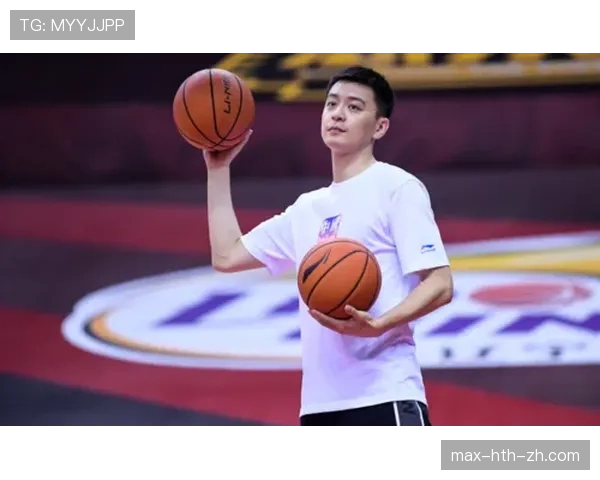 冯彦哲训练完直接打车去SKP买新球鞋，这日子过得比偶像剧男主还顺