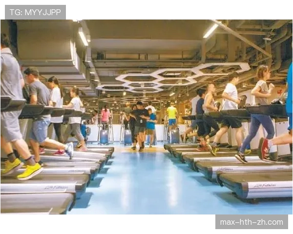 周冠宇这训练强度，凌晨四点还在健身房？