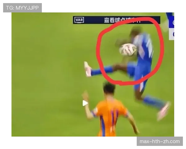 拉拽球衣判罚标准解析：裁判何时应吹犯规？